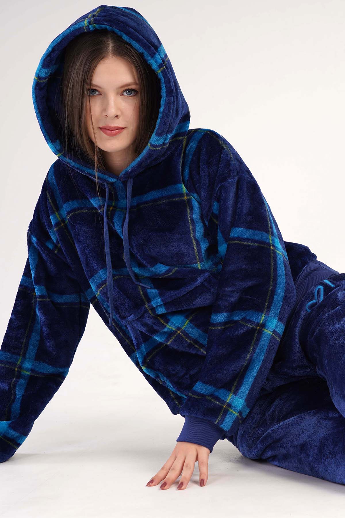 KADIN SOFT KAPSONLU DUSUK OMUZLU UZUN KOL KANGURU CEPLI MANSETLI PIJAMA TAKIM