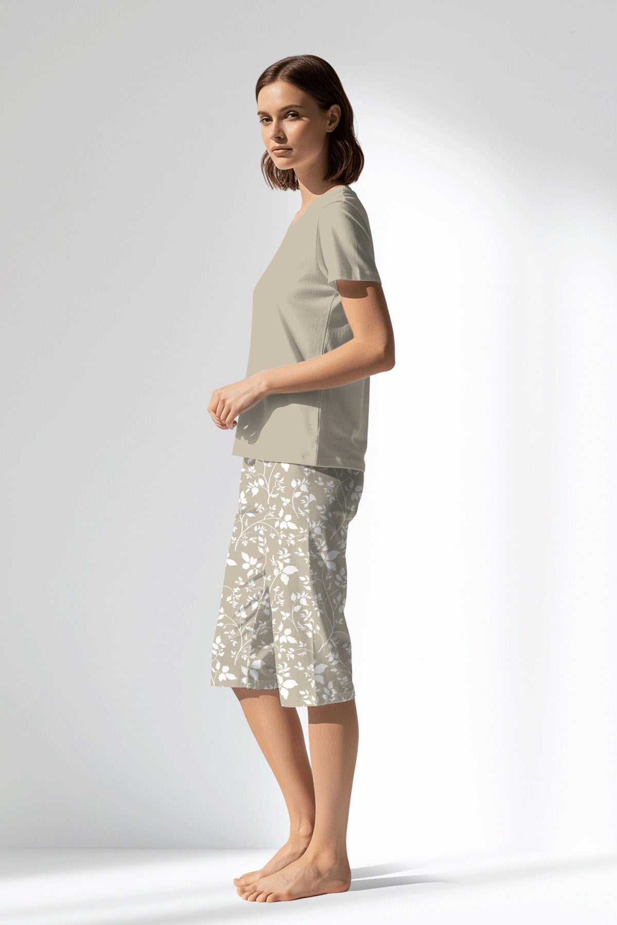 Woman Polyviscon Sprig Capri Set - 14-1107 - Image 2